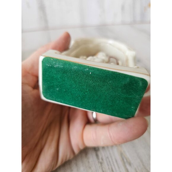 Vintage porcelain Joseph Mary Jesus lamb white religious statue figuring decor - Picture 7 of 7